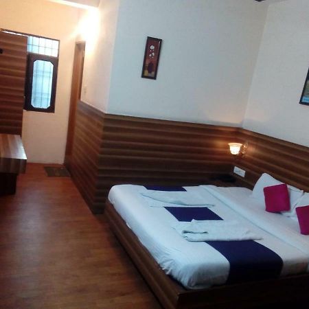 Vijay Palace Hostel Dharamshala Exterior photo